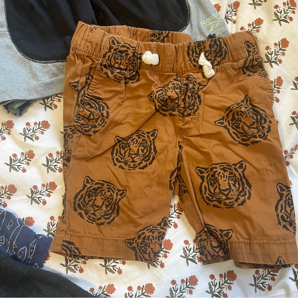 3T Kids Shorts Collection - Black, Gray, Brown, Blue and checkered - Picture 3 of 7